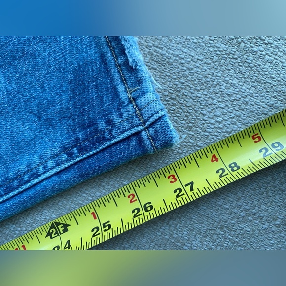 Flying Monkey Jeans Women’s 28 Distressed Blue Jeans Distressed Denim NWT - Picture 10 of 10